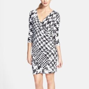 GUESS PENELOPE b&w houndstooth 3/4 sleeve jersey faux wrap dress